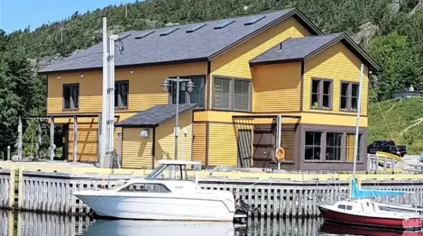 Yellow building on the waterfront in Quidi Vidi Village